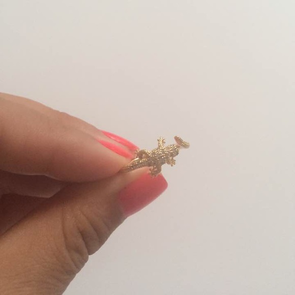Gold Lizard Ring - Picture 2 of 2