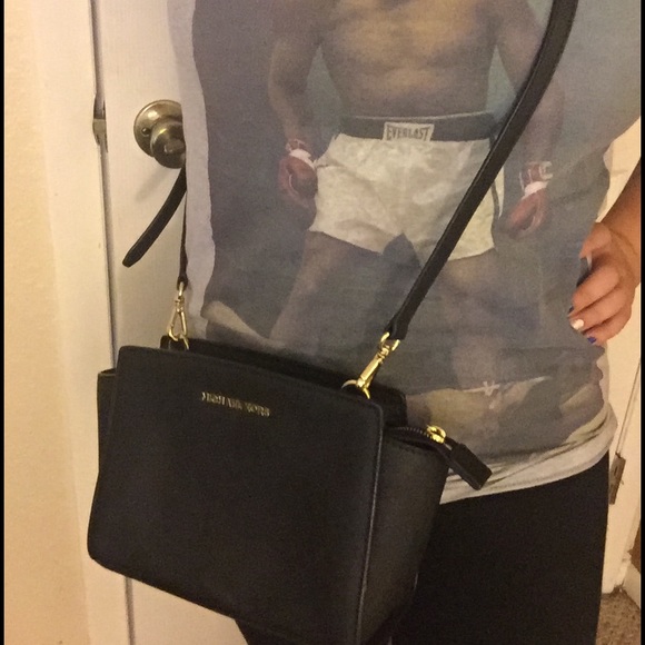 Real Michael kors hand bag - Picture 4 of 4