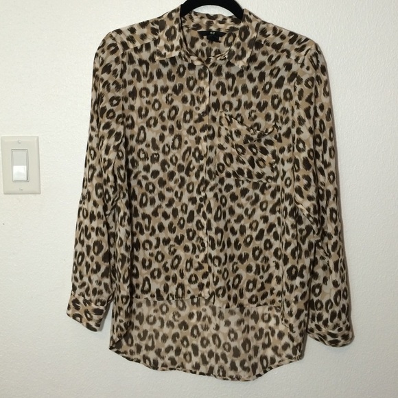 Leopard longsleeve high low collared blouse sz. 6