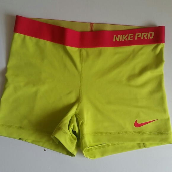 Trade for Nike sports bras size medium - Picture 3 of 3