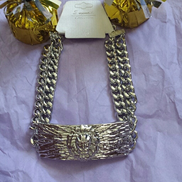 Lion head choker