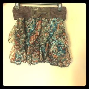 Patterned skirt with removeable belt