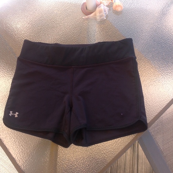 Under armour black spandex exercise shorts