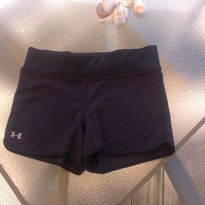 Under armour black spandex exercise shorts