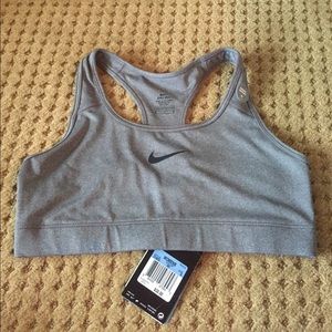 NWT Nike sports bra