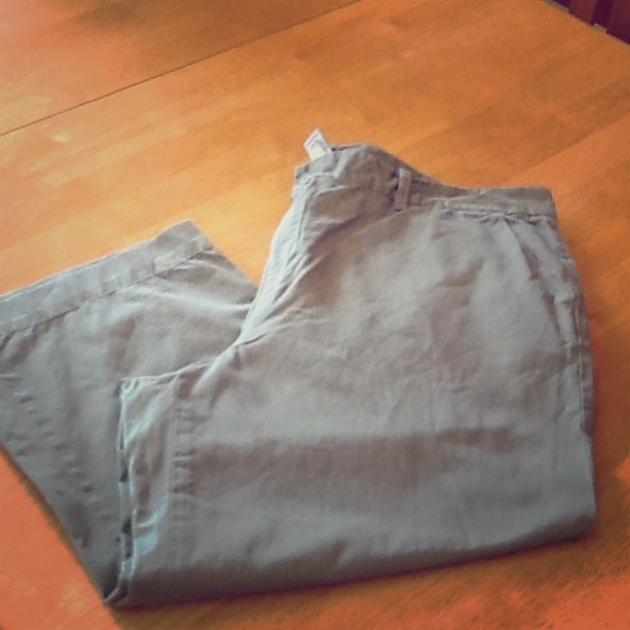 Gap Capri size 18 light army green also in black