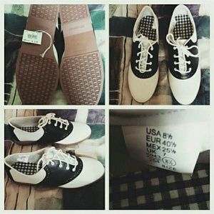 Saddle shoes
