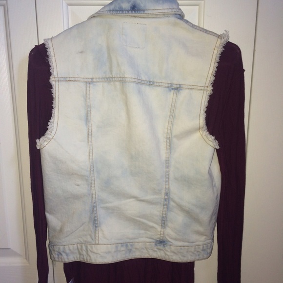 Studded Cutoff Jean Jacket - Picture 2 of 4