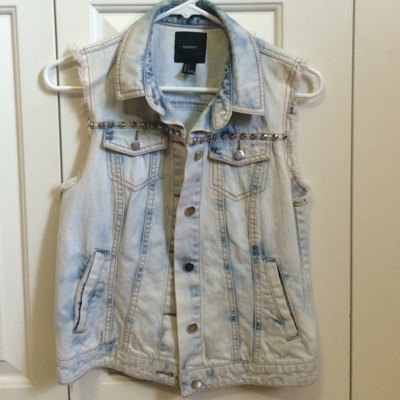 Studded Cutoff Jean Jacket - Picture 4 of 4