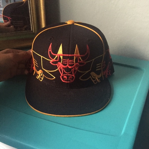 Bulls fitted cap