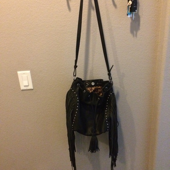Fringe bucket bag