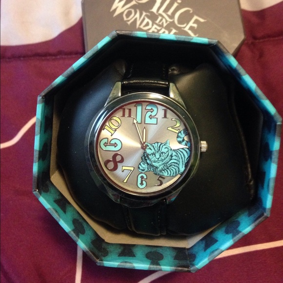 Alice and wonderland watch 🕛💕