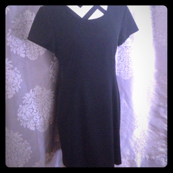 Atrium Collection Black Short Sleeve Dress - Picture 2 of 4