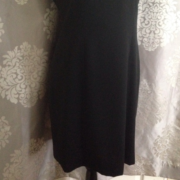 Atrium Collection Black Short Sleeve Dress - Picture 3 of 4