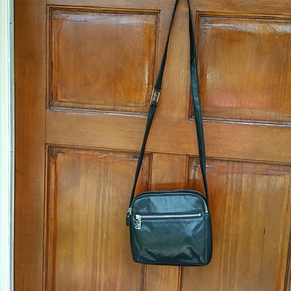 Handbags - Picture 1 of 4
