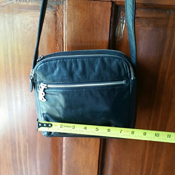 Handbags - Picture 3 of 4