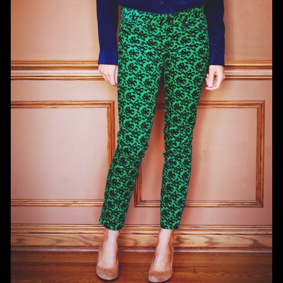 J. Crew Pants - J. Crew Green Toothpick Cords in Ribbon Bows