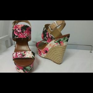 Brand New Jessica Simpson wedges in box