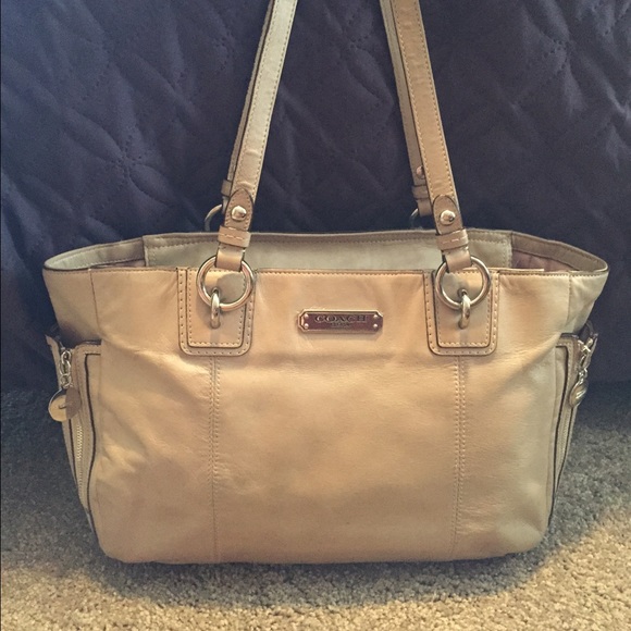 Coach Gallery Leather Handbag