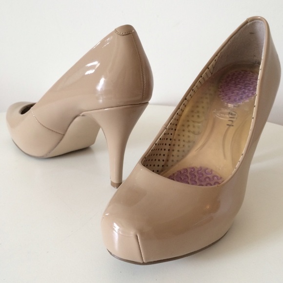 Nude Platform Pump