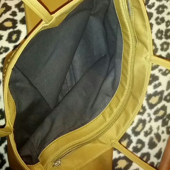 Liz Claiborne Nylon Tote Camel color - Picture 3 of 3