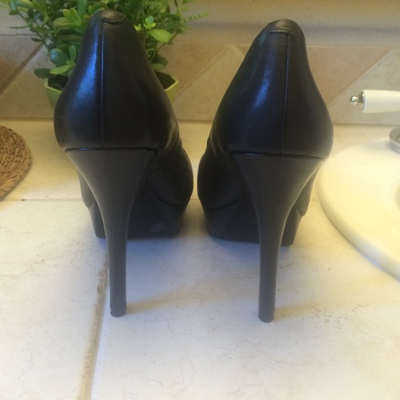 Black pumps - Picture 4 of 4