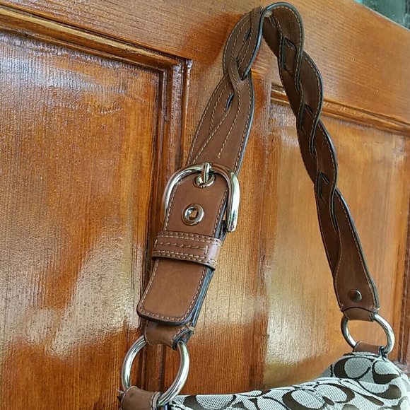 Handbags - Picture 2 of 4