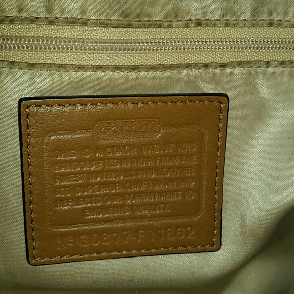 Handbags - Picture 3 of 4