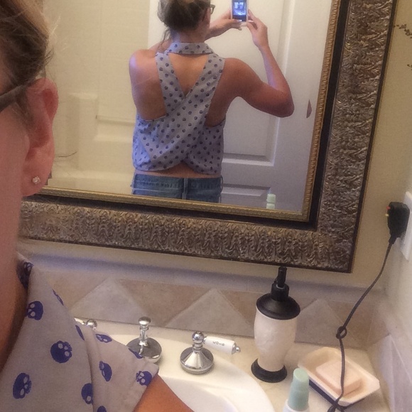 Button up, collard, skull tank - Picture 3 of 3