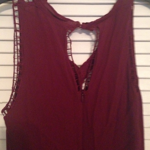 Embroidered romper - Picture 4 of 4