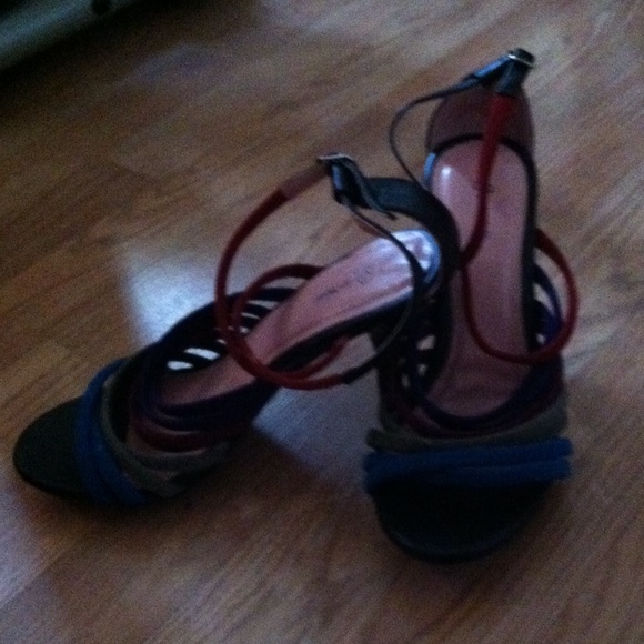 Colorful string heals - Picture 2 of 3