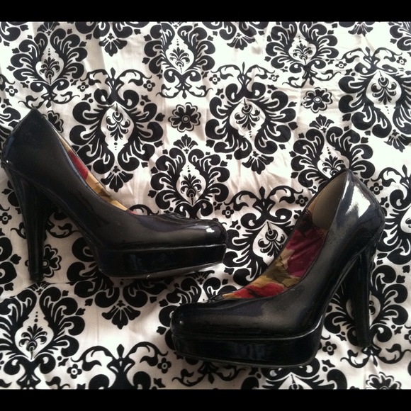 Pattern leather platform pumps - Picture 3 of 4
