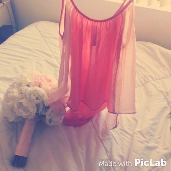 💟  Two toned sheer tank top with button back - Picture 3 of 3