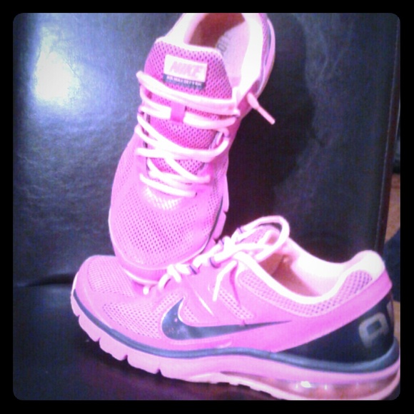 Nike Shoes - Nike Air Max