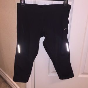 Nike dri fit capri