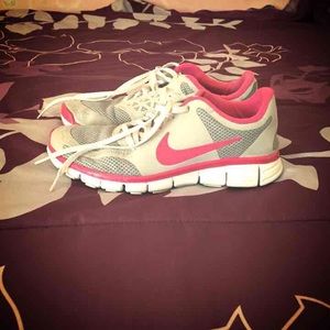 Great Nike Free 7.0 Sneakers!