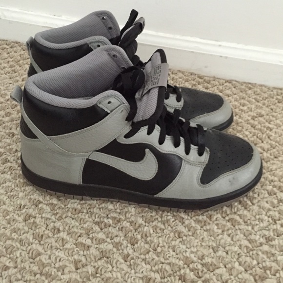Grey and black Nike high tops - Picture 4 of 4