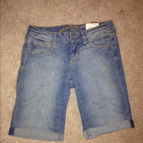 Arizona Jean Shorts - Picture 1 of 4