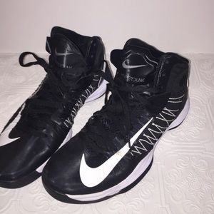 Men's black Nike hyperdunk shoes