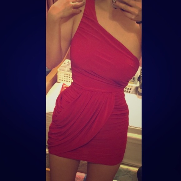 Reposhing: sexy red club dress.