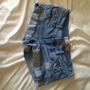 blue jean hollister shorts