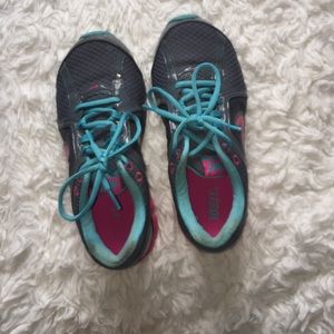 Nike running shoes (Remax)