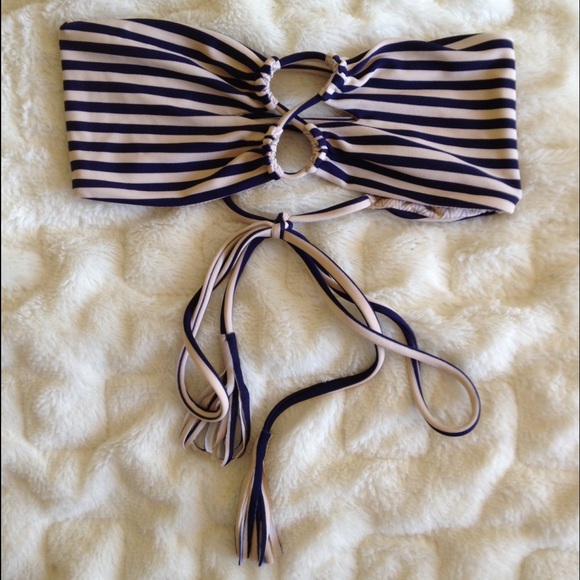 Acacia Swimwear Lumahai top in Navy&Cream