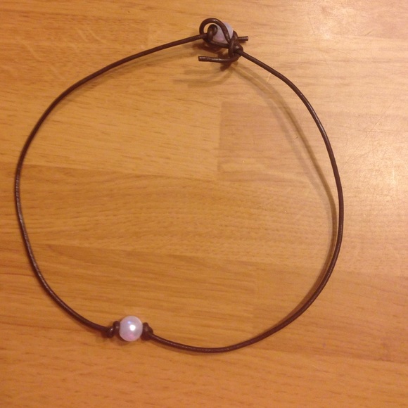 Leather pearl necklace