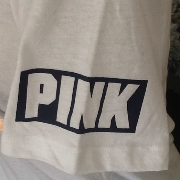 SOLD BNWT VS PINK short sleeved TEE - Picture 2 of 4