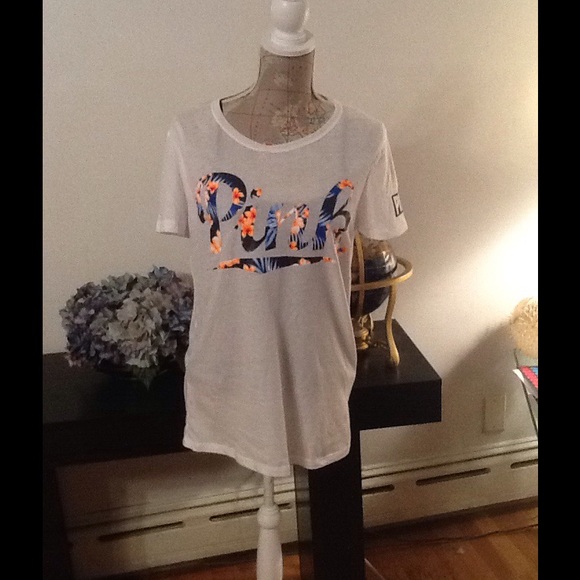 SOLD BNWT VS PINK short sleeved TEE - Picture 4 of 4