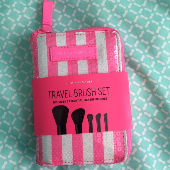 VS Travel Brush Set!