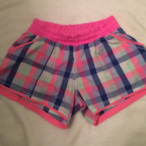 Lululemon size 8 Shake & Break Shorts
