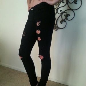 Forever 21 black ripped skinny jeans 99?