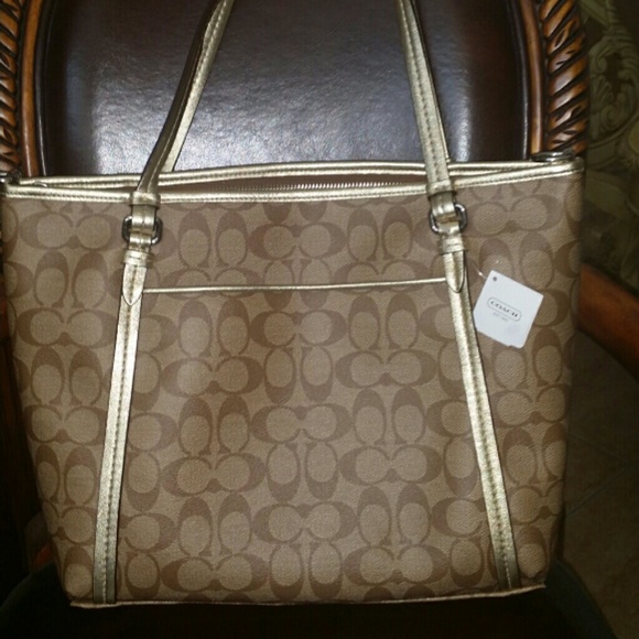 Nwt Coach purse Tote handbag 100% Authentic - Picture 2 of 4